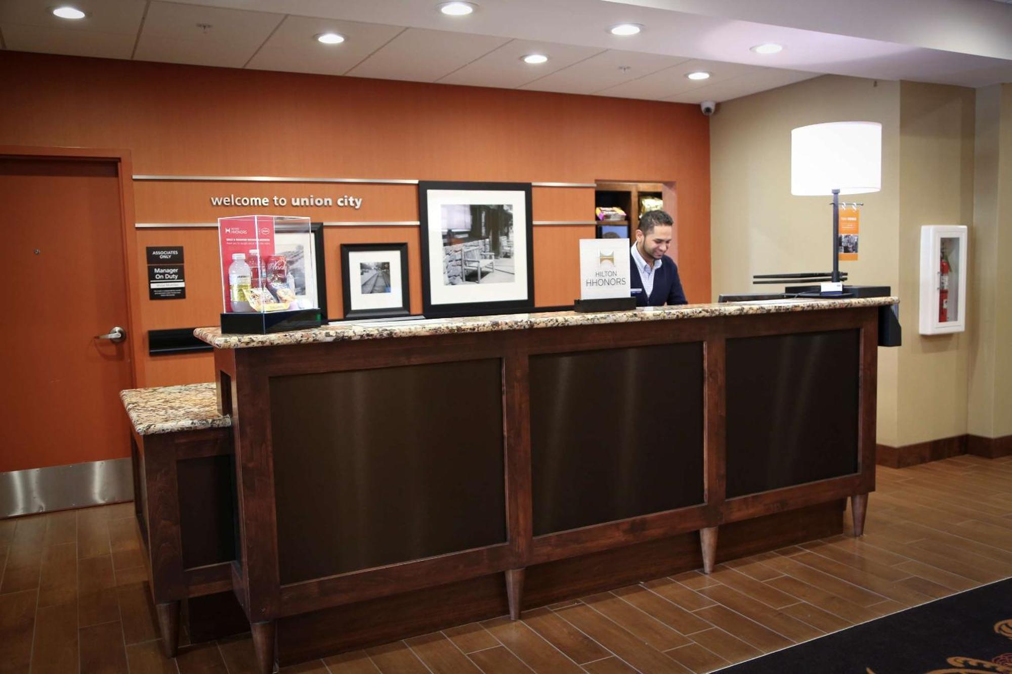 Hampton Inn Union City Exterior photo